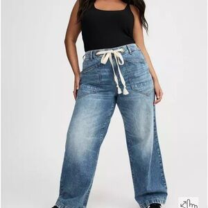 Women's High-Rise Loose Straight Jean